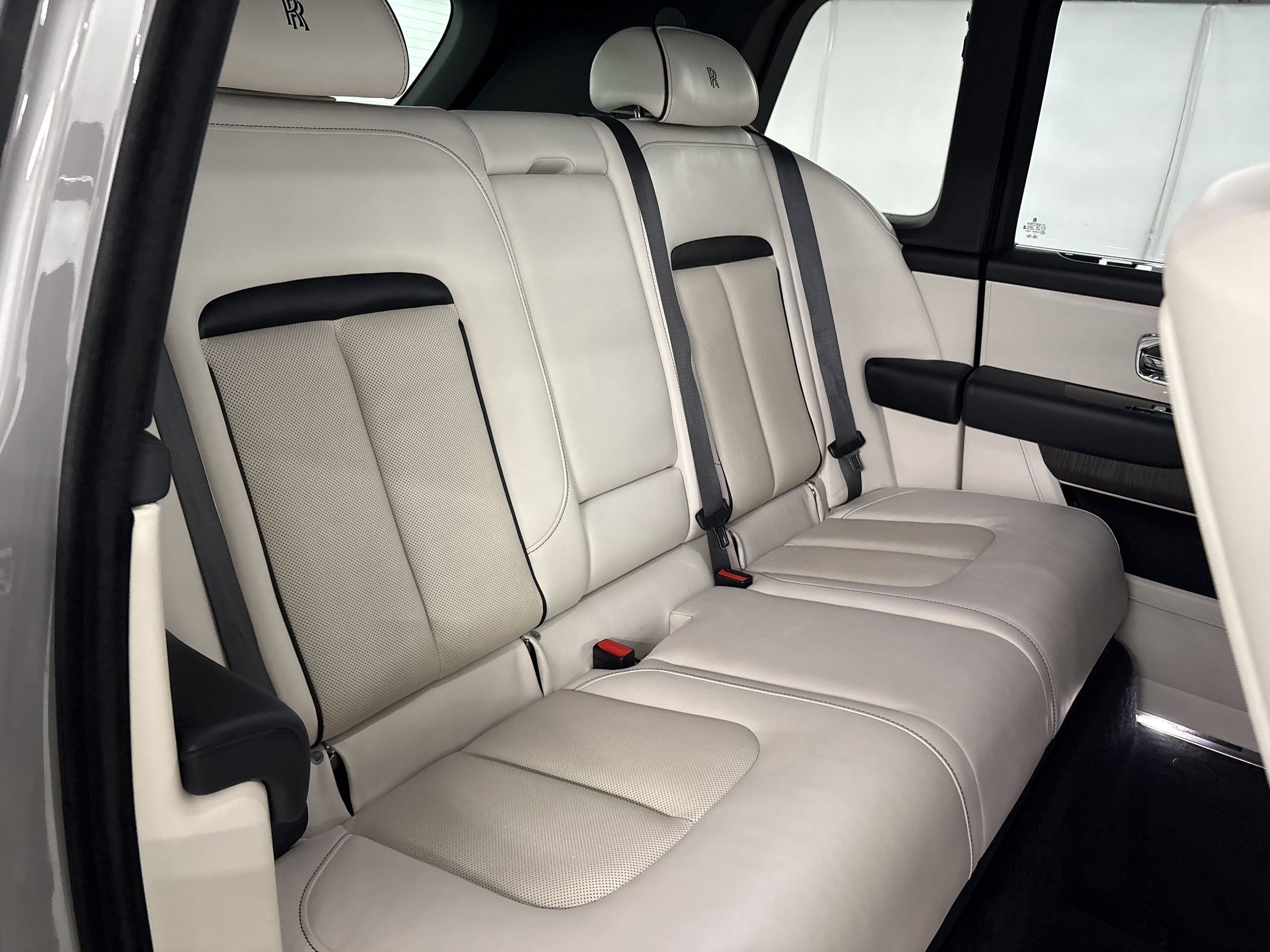 Used 2021 Rolls-Royce Cullinan AWD/4WD image 31