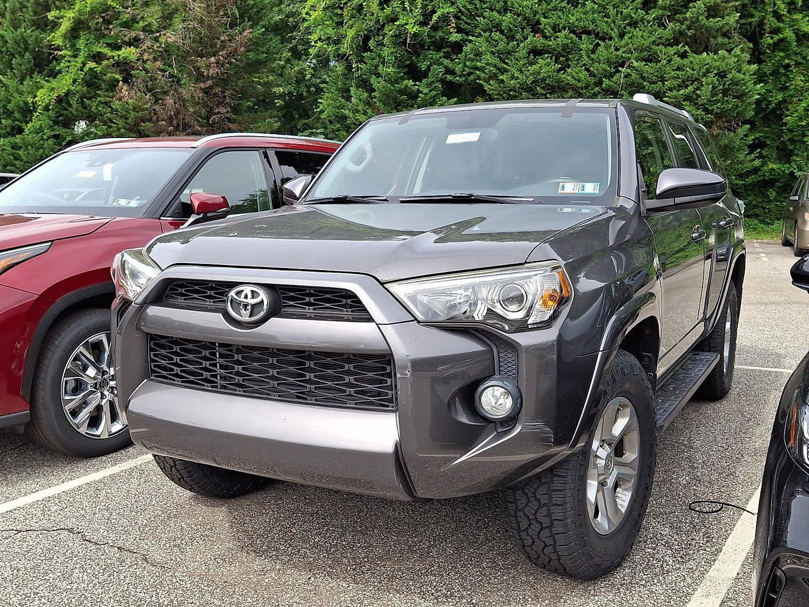 Used 2018 Toyota 4Runner SR5 AWD/4WD image 3