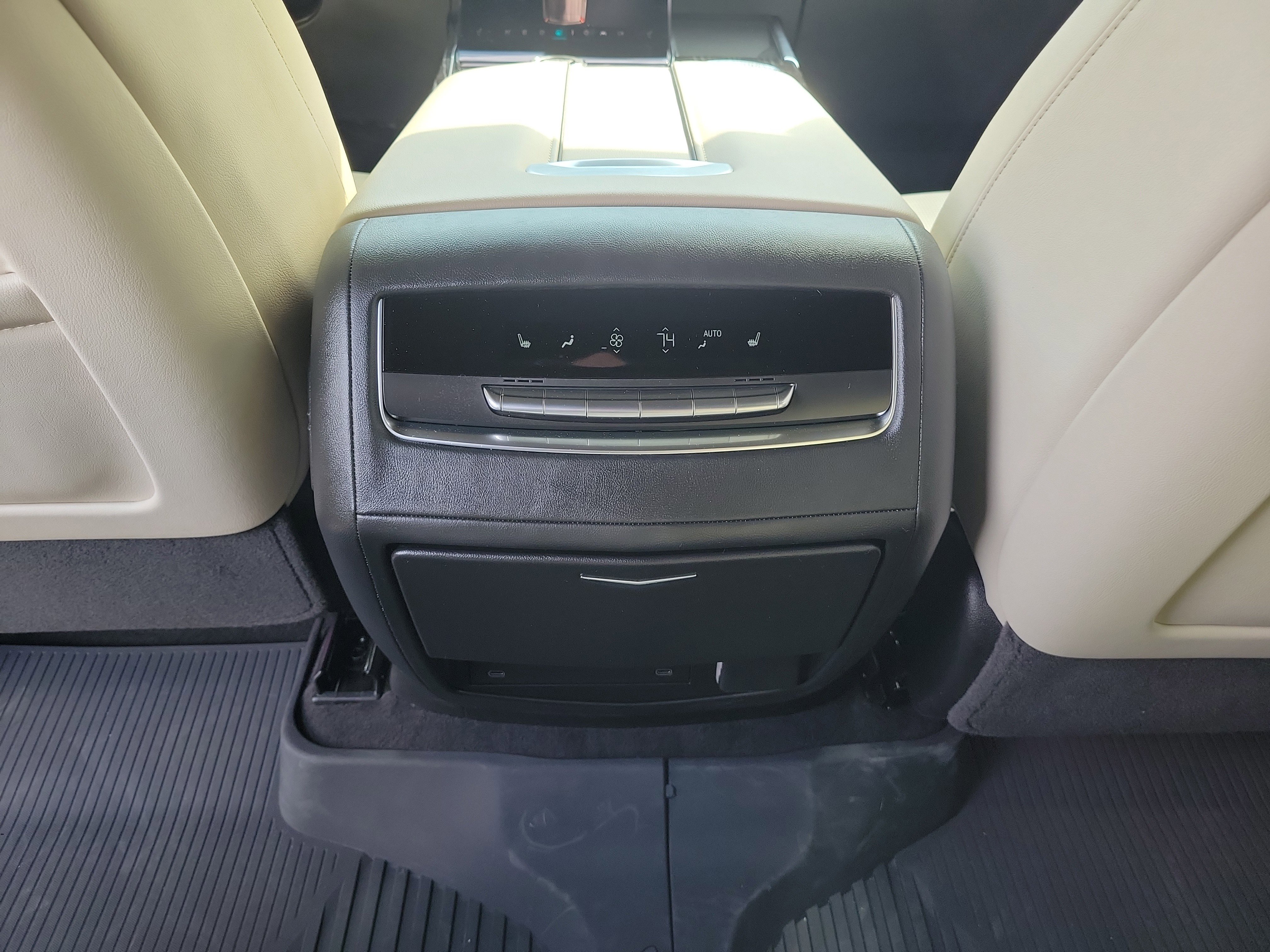 Used 2025 Cadillac Escalade Sport w/ Touring Package image 13