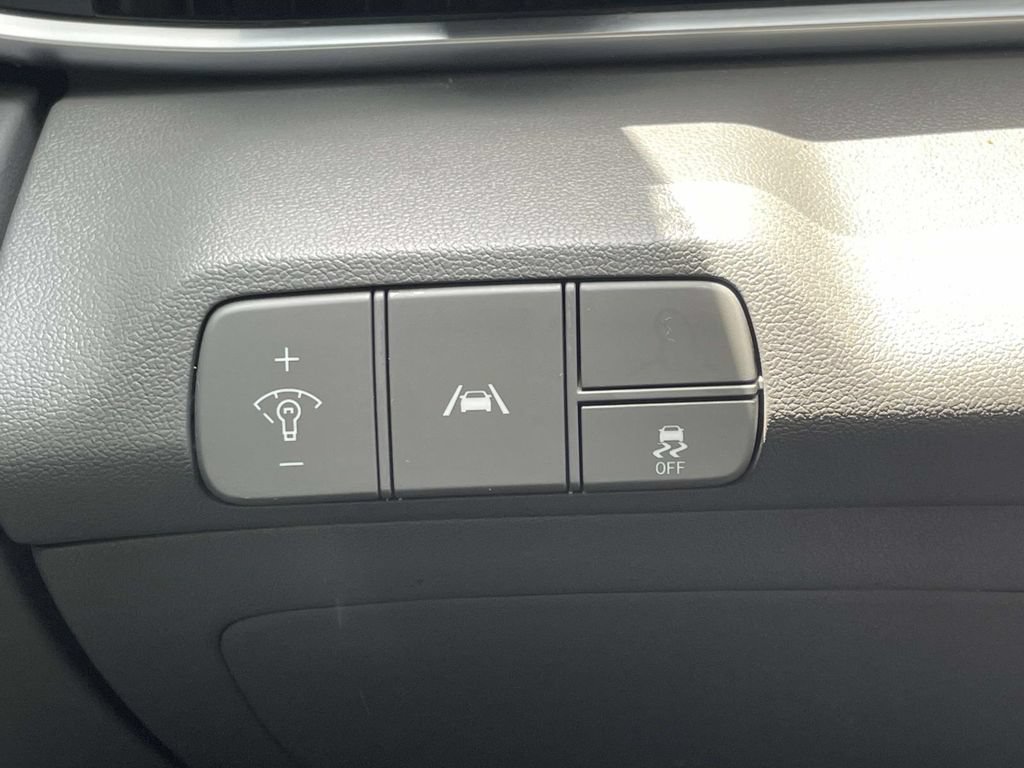 Certified 2023 Hyundai Elantra SEL w/ Convenience Package FWD image 17