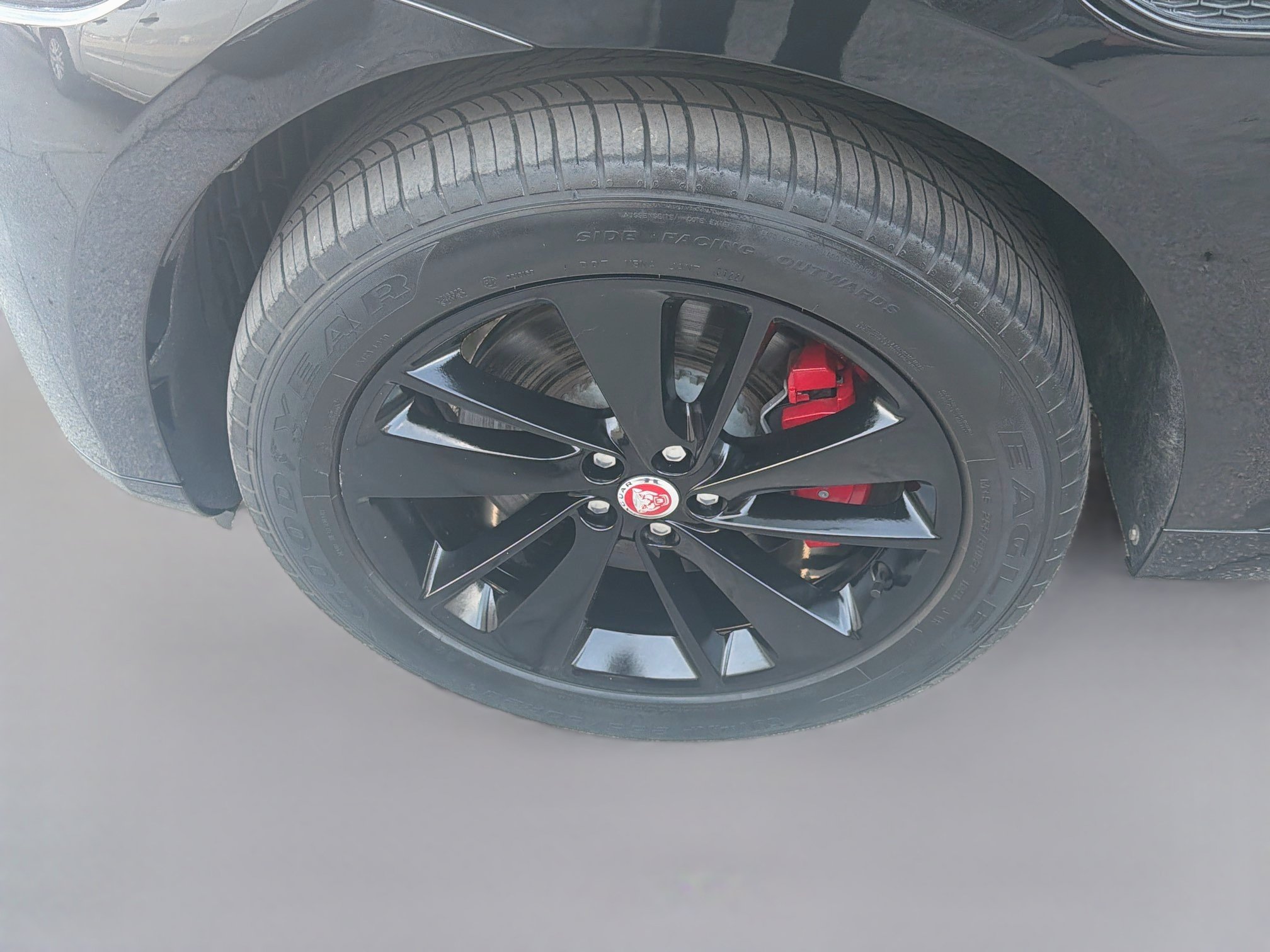 Used 2023 Jaguar F-PACE R-Dynamic S AWD/4WD image 37