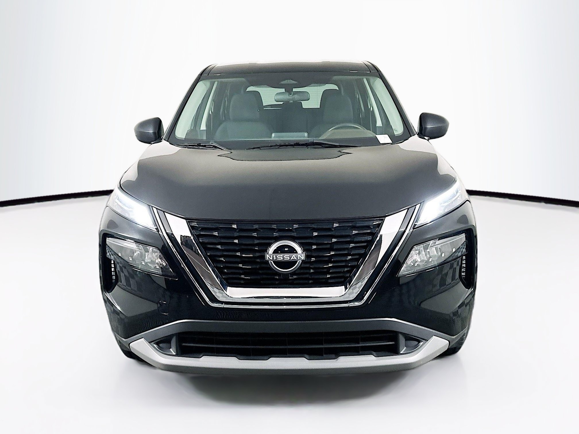 Used 2023 Nissan Rogue S FWD image 2