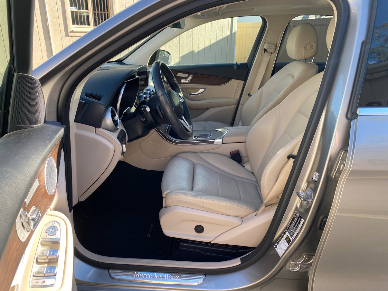 Used 2021 Mercedes-Benz GLC 300 4MATIC image 15