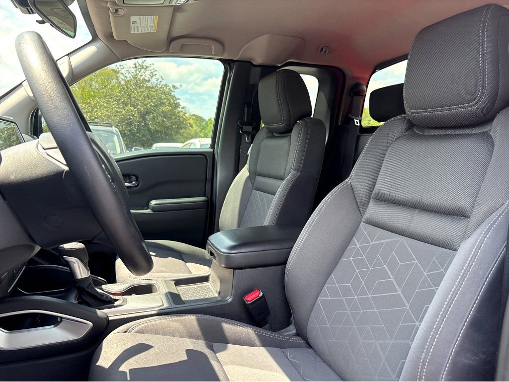 Used 2025 Nissan Frontier SV RWD image 17