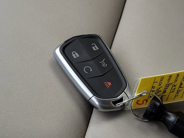 Used 2021 Cadillac XT4 Premium Luxury w/ Cold Weather Package image 25