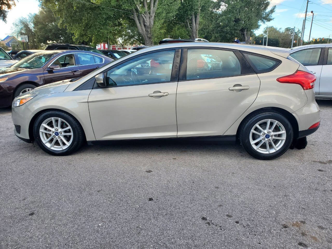 Used 2016 Ford Focus SE FWD image 4