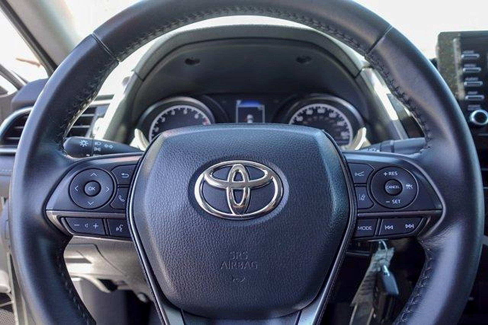 Used 2023 Toyota Camry SE FWD image 13