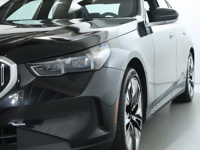 Certified 2025 BMW 530i xDrive w/ Premium Package image 4