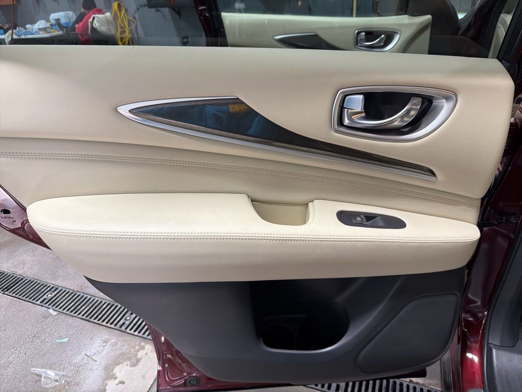 Used 2019 INFINITI QX60 Luxe w/ Essential Package image 22