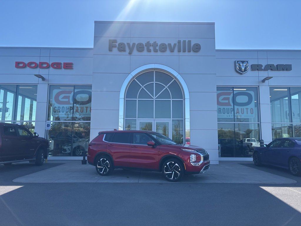 Used 2024 Mitsubishi Outlander SE image 11