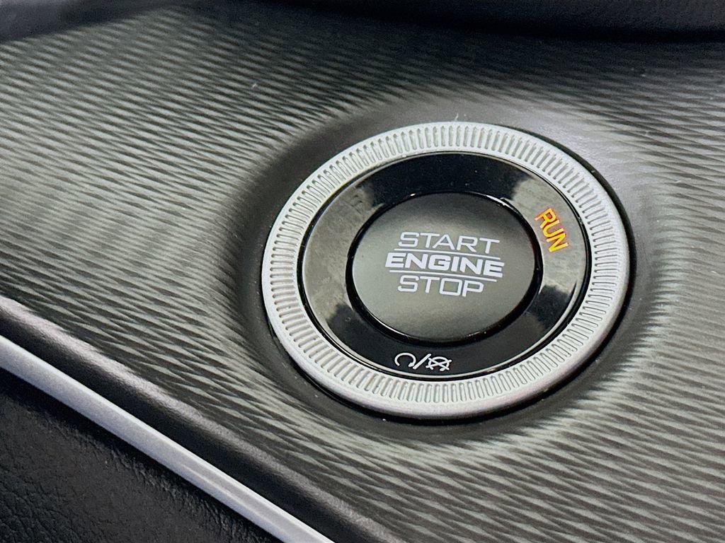 Certified 2024 Jeep Grand Cherokee Laredo w/ Luxury Tech Group I image 23