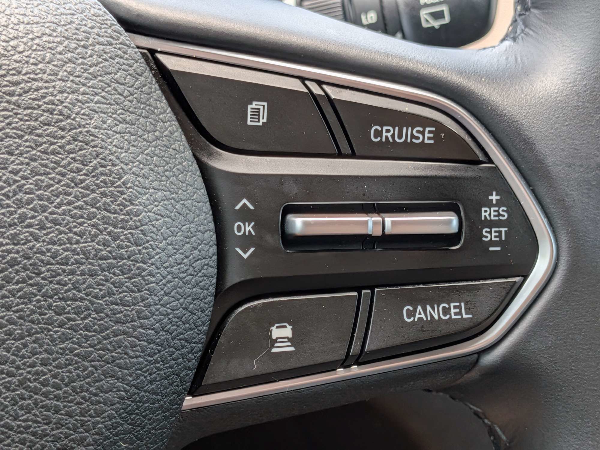 Used 2019 Hyundai Santa Fe SEL w/ Cargo Package FWD image 32