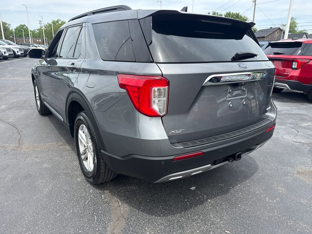 Used 2024 Ford Explorer XLT w/ Equipment Group 202A AWD/4WD image 9