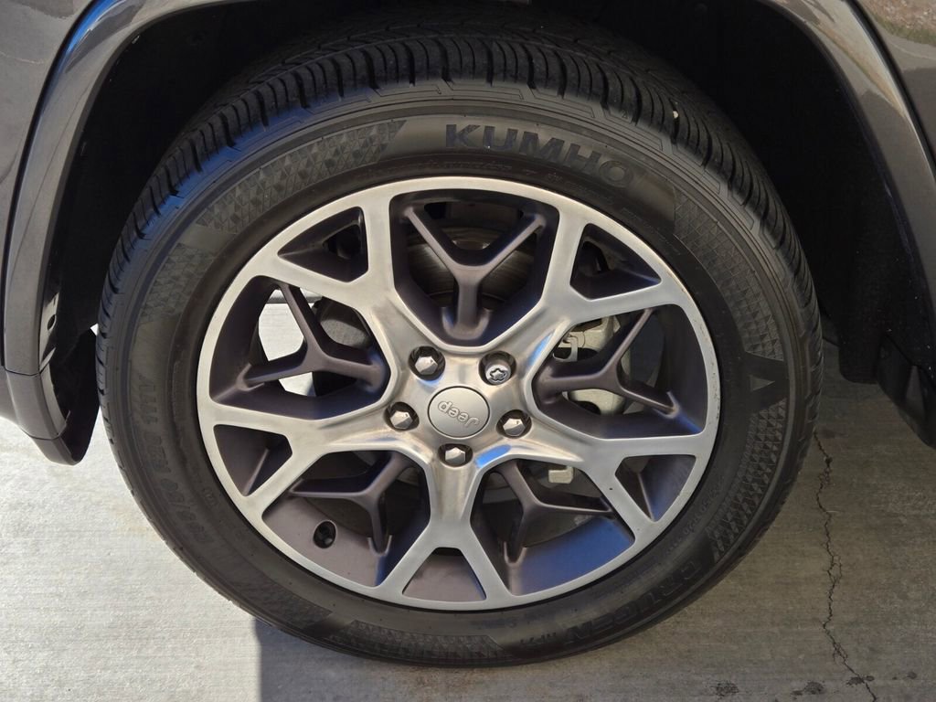 Used 2018 Jeep Grand Cherokee Limited image 11