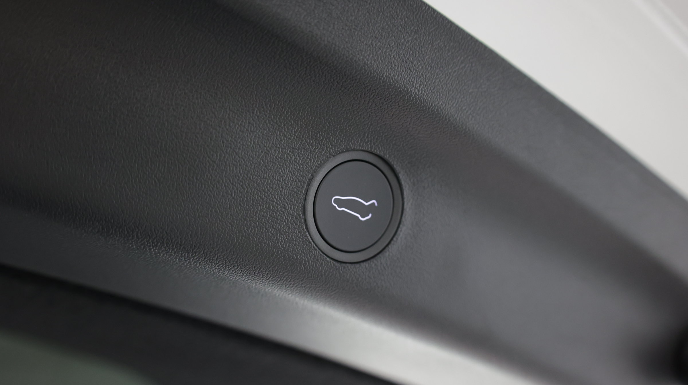 Used 2026 Tesla Model Y 2WD image 32