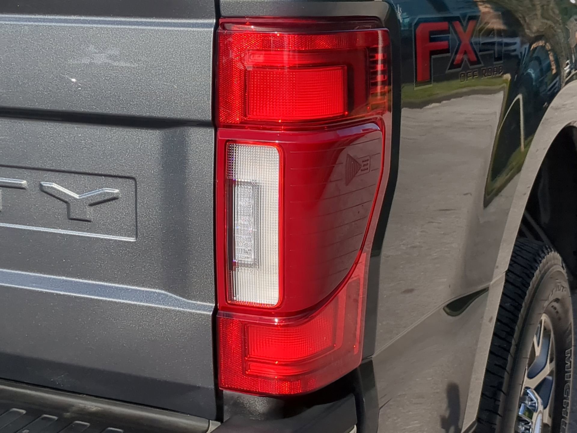 Certified 2022 Ford F250 Lariat w/ Lariat Ultimate Package AWD/4WD image 45