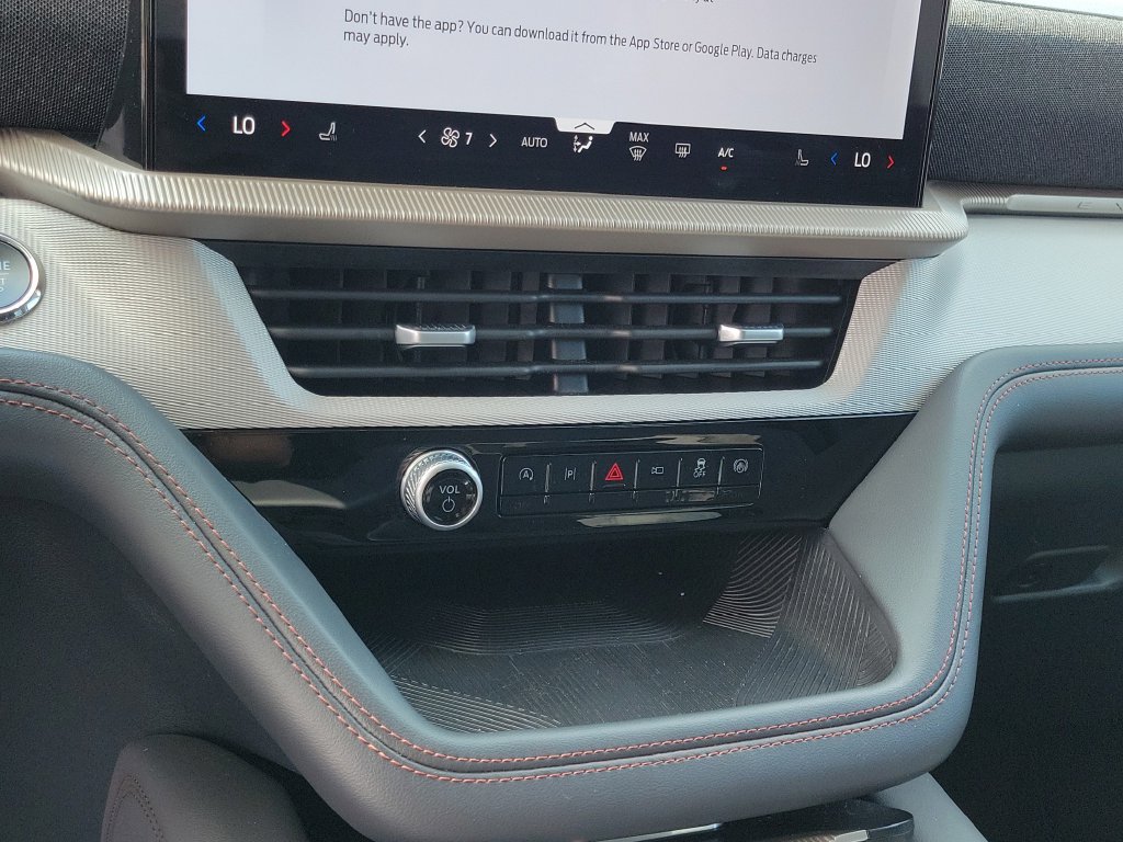 Certified 2025 Ford Explorer Active RWD image 29
