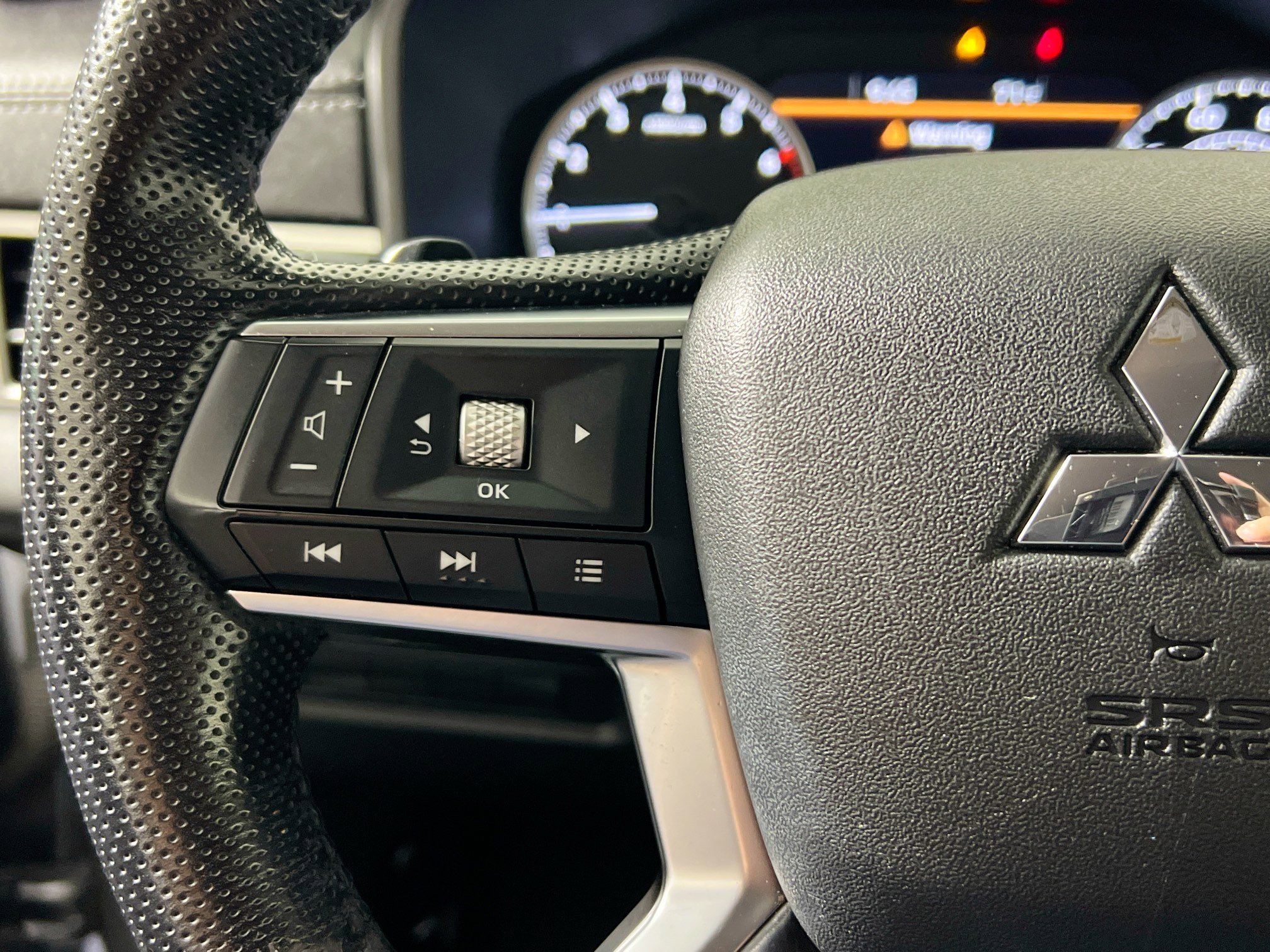 Used 2022 Mitsubishi Outlander SE image 18