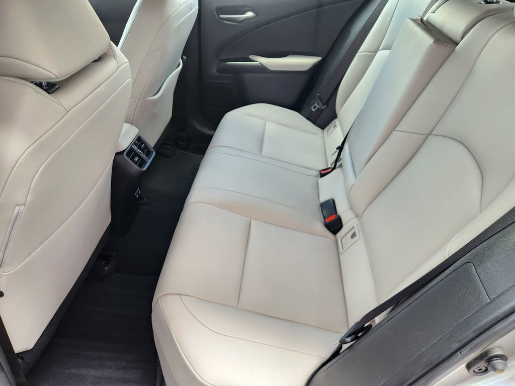 Used 2019 Lexus UX 200 w/ Premium Package image 31