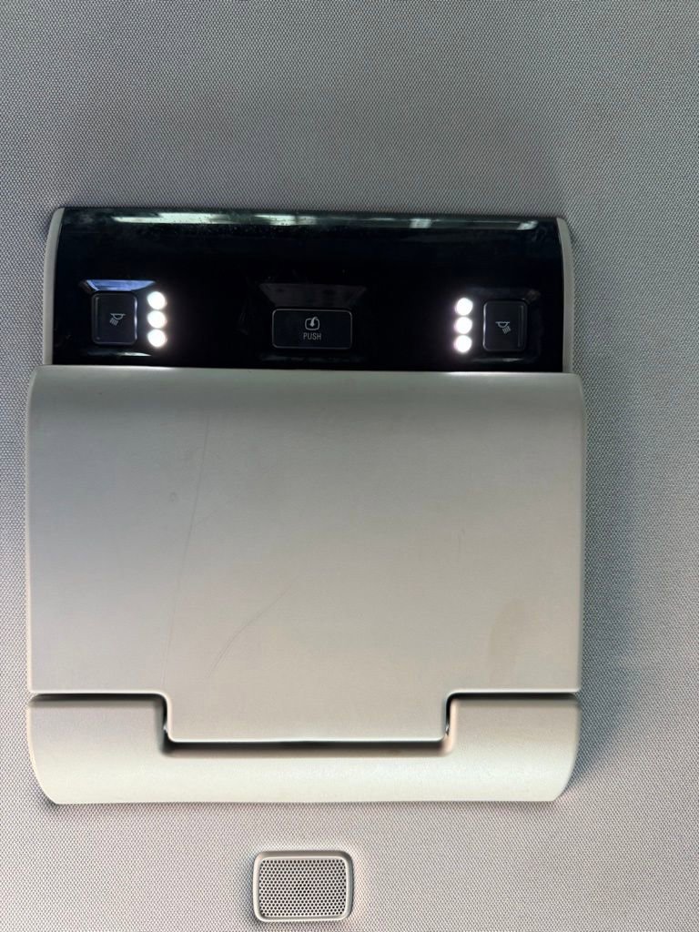 Used 2016 Cadillac Escalade ESV Luxury image 10