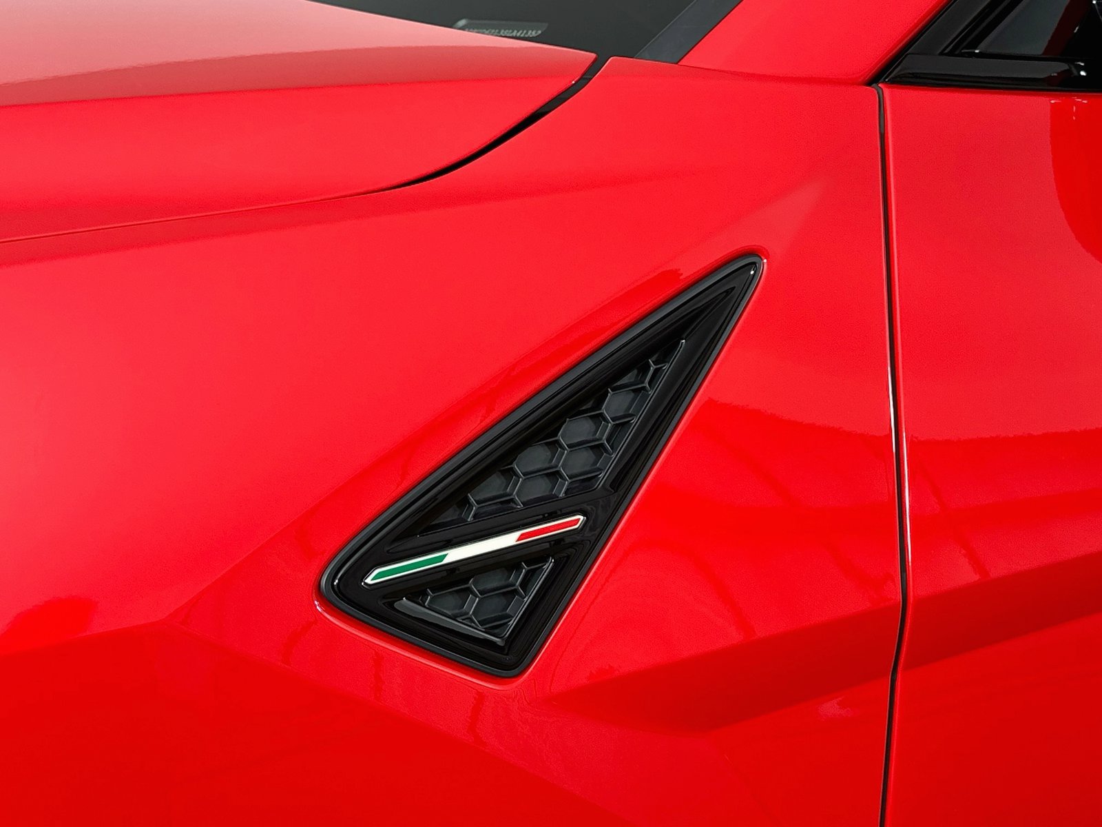 Used 2025 Lamborghini Urus S AWD/4WD image 59