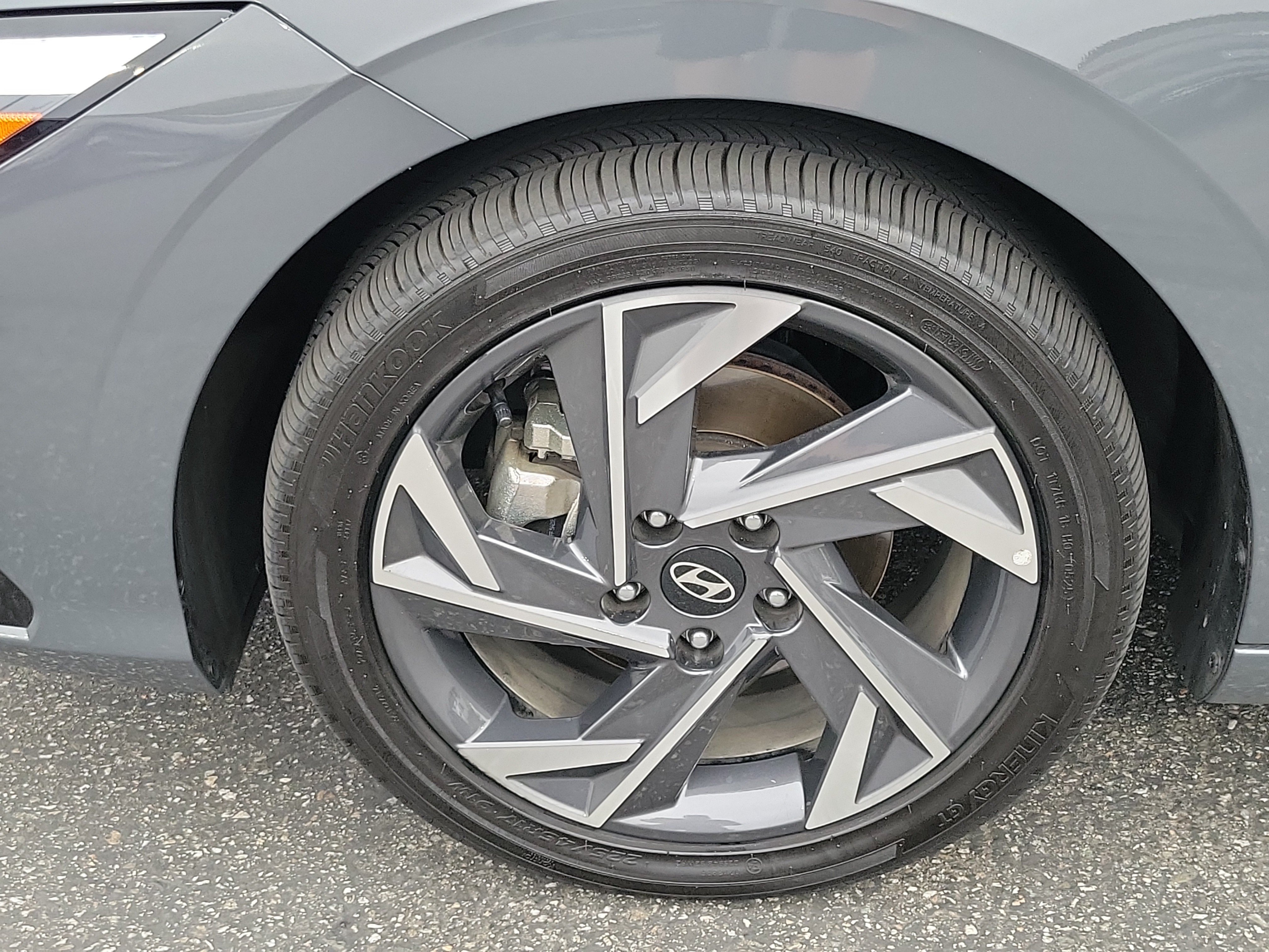 Certified 2025 Hyundai Elantra Limited FWD image 7