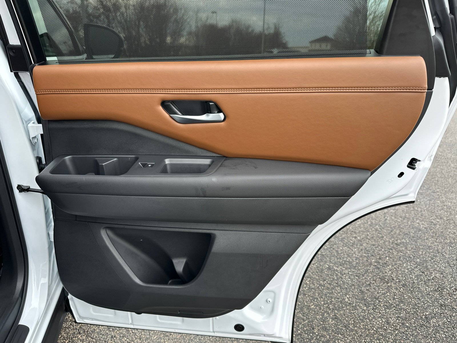 New 2025 Nissan Pathfinder Platinum w/ Cargo Package image 17