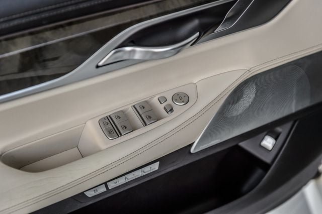 Used 2018 BMW 740i xDrive AWD/4WD image 51