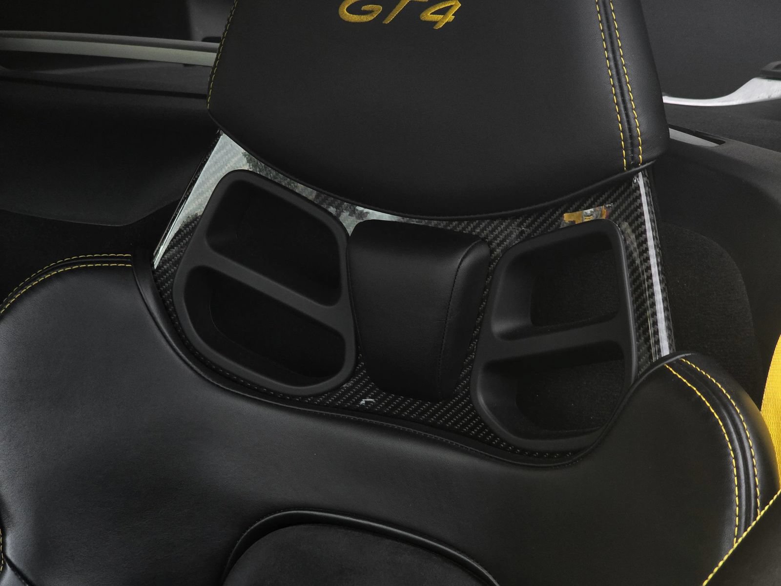 Used 2020 Porsche 718 Cayman GT4 RWD image 39