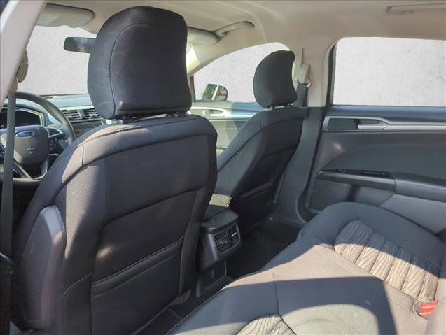 Used 2016 Ford Fusion SE FWD image 22