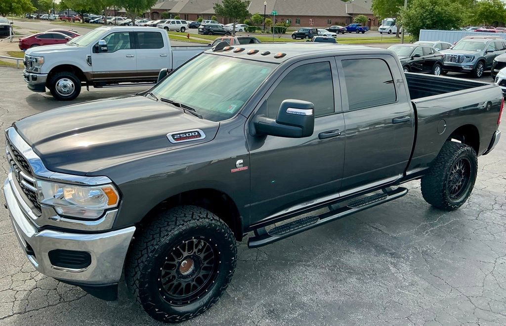 Used 2024 RAM 2500 Tradesman w/ Chrome Appearance Group AWD/4WD image 5