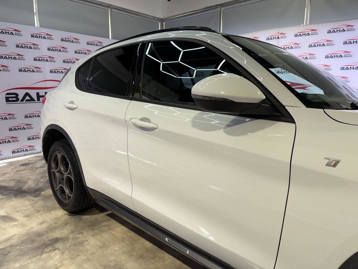 Used 2022 Alfa Romeo Stelvio Ti w/ Active Assist Plus Package image 8