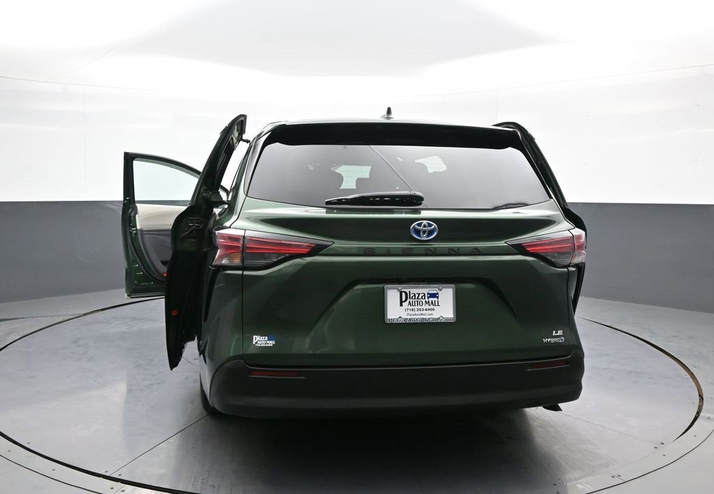 Certified 2021 Toyota Sienna LE image 47