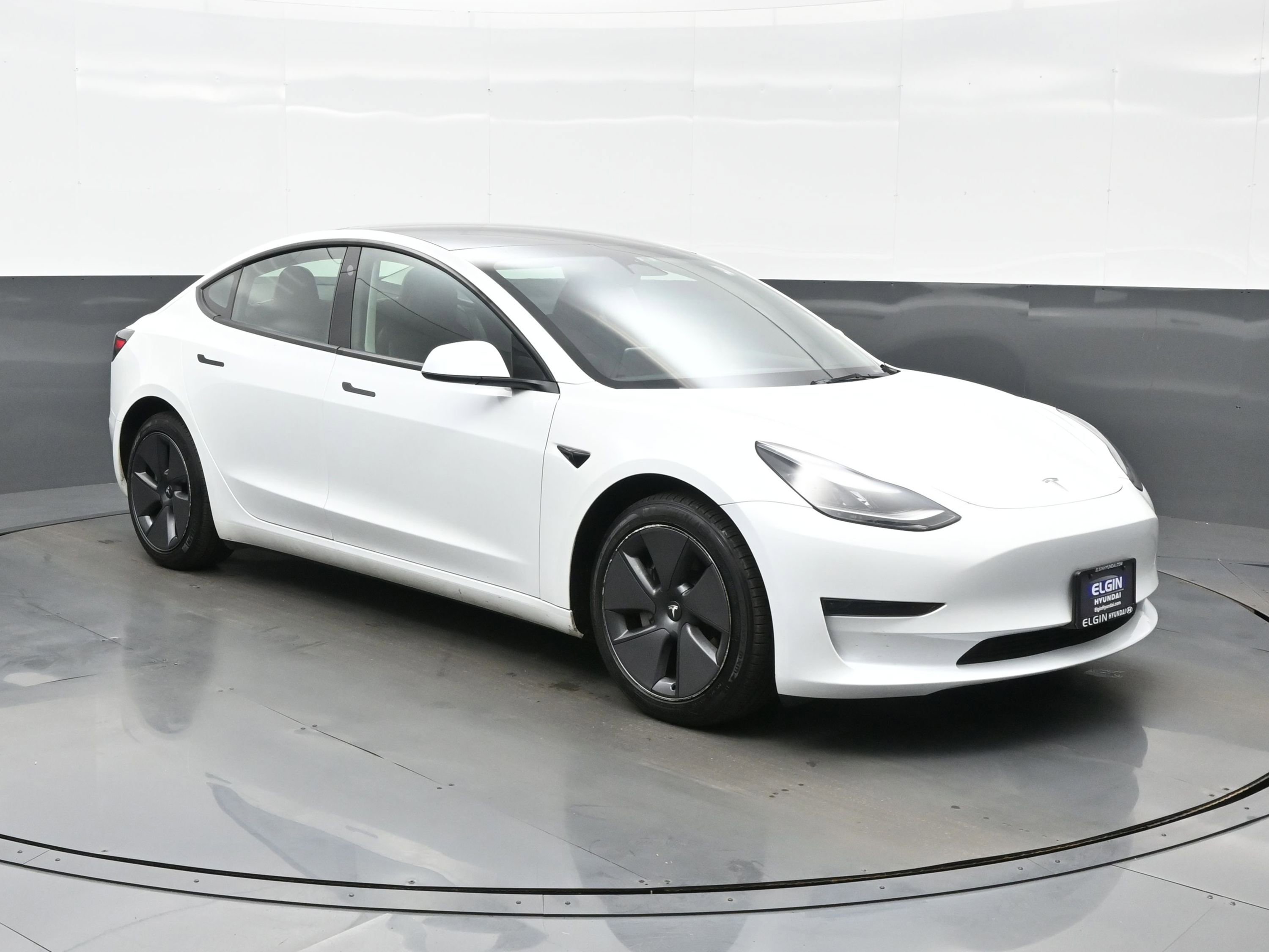 Used 2023 Tesla Model 3 Standard Range image 8