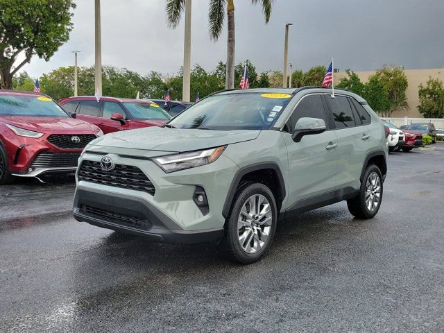 Used 2023 Toyota RAV4 XLE Premium image 2