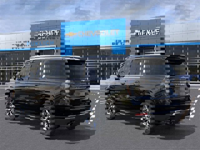 New 2026 Chevrolet Suburban Premier image 3