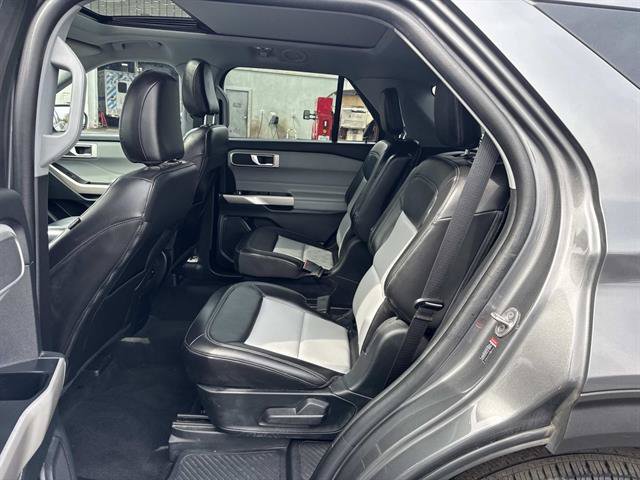 Certified 2023 Ford Explorer XLT w/ Equipment Group 202A AWD/4WD image 30