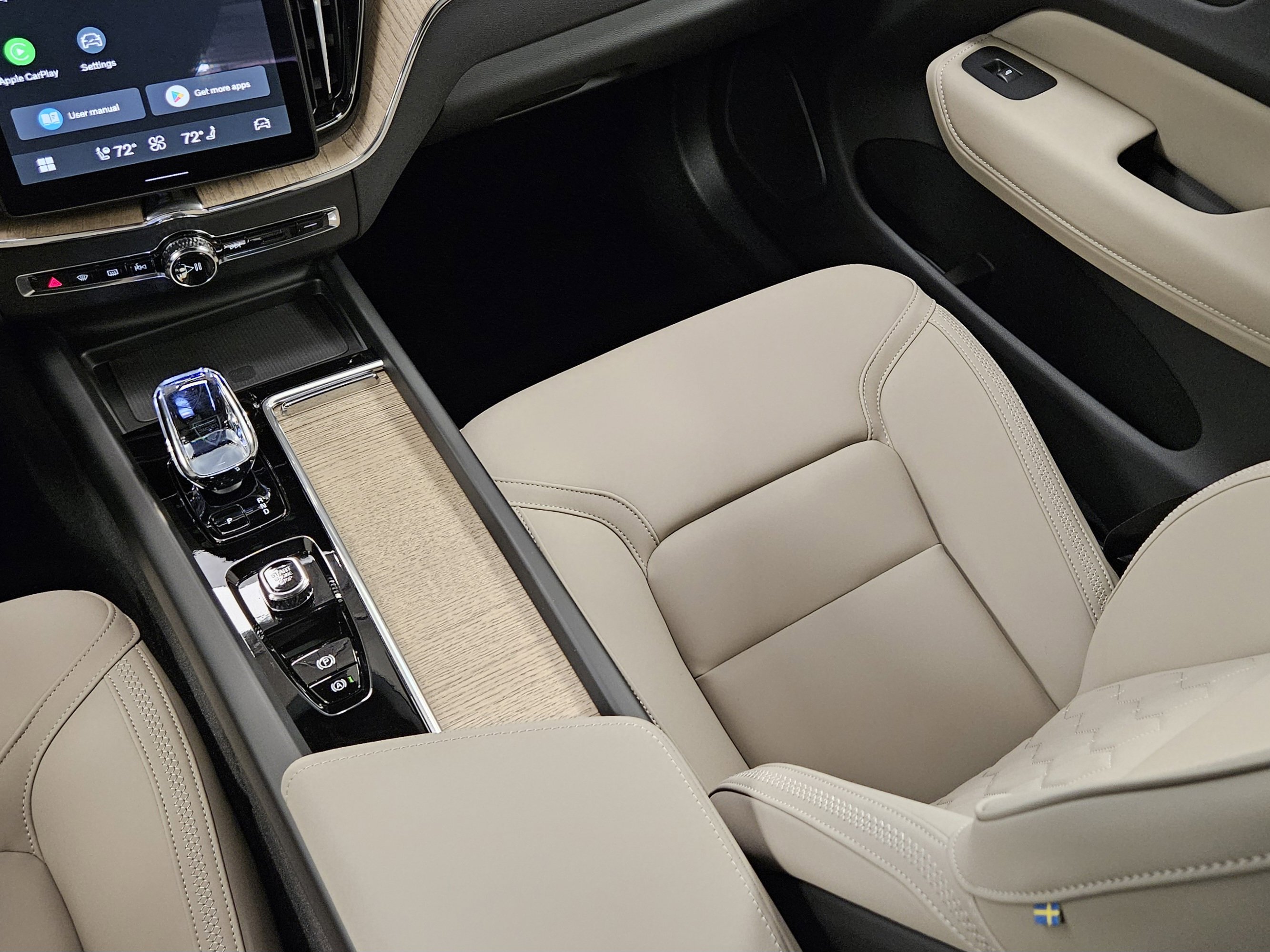 New 2026 Volvo XC60 T8 Plus w/ Protection Package Premier image 17