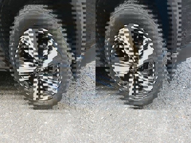 Used 2022 Nissan Rogue SL w/ SL Premium Package image 9