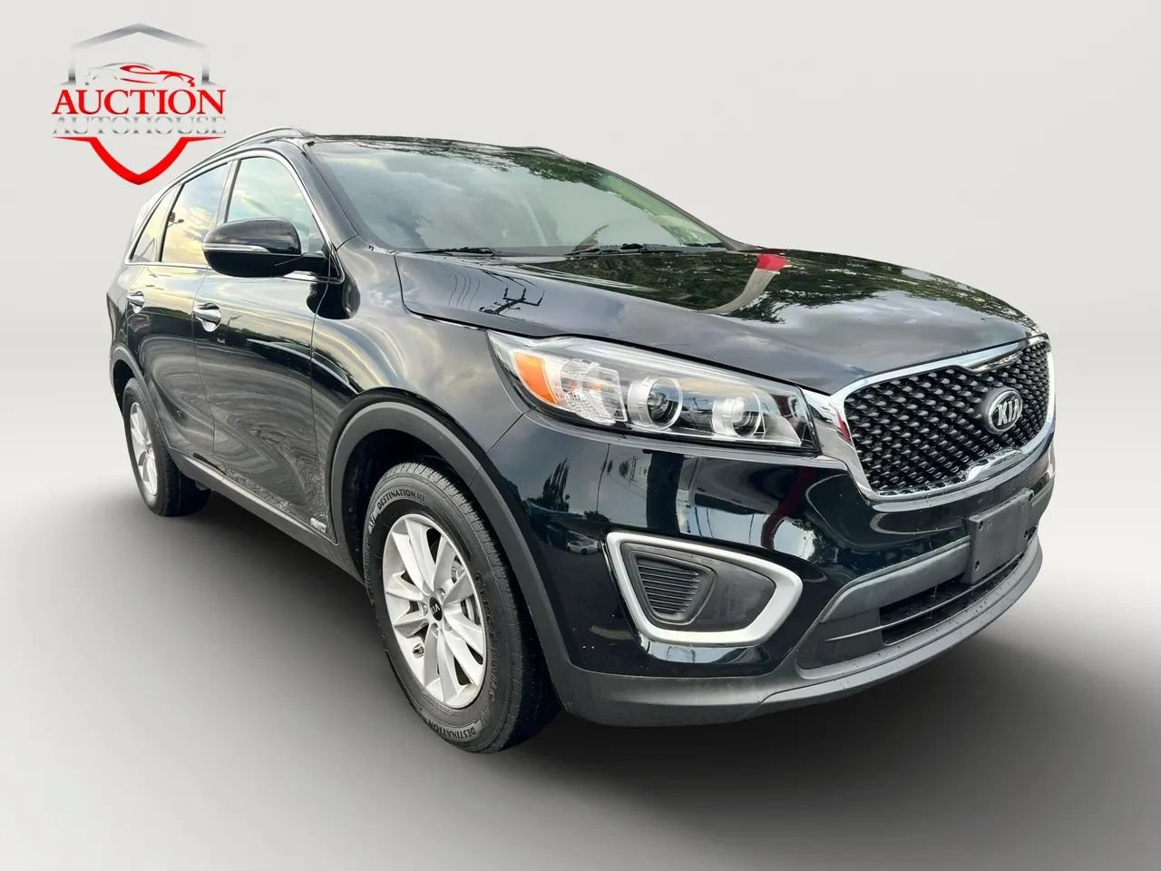 Used 2017 Kia Sorento AWD image 3