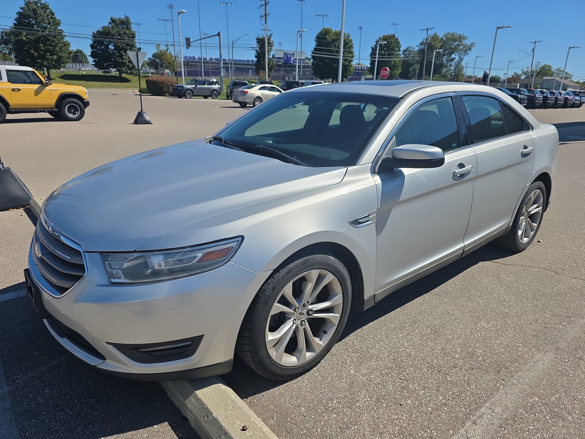 Used 2013 Ford Taurus SEL FWD image 5