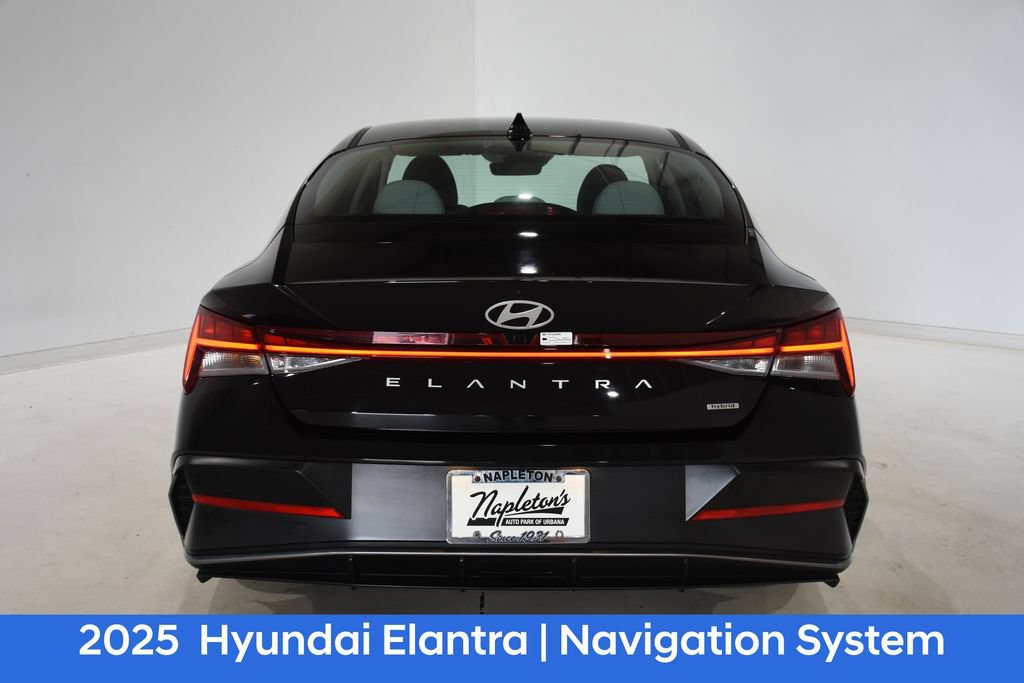 Used 2025 Hyundai Elantra Limited FWD image 6