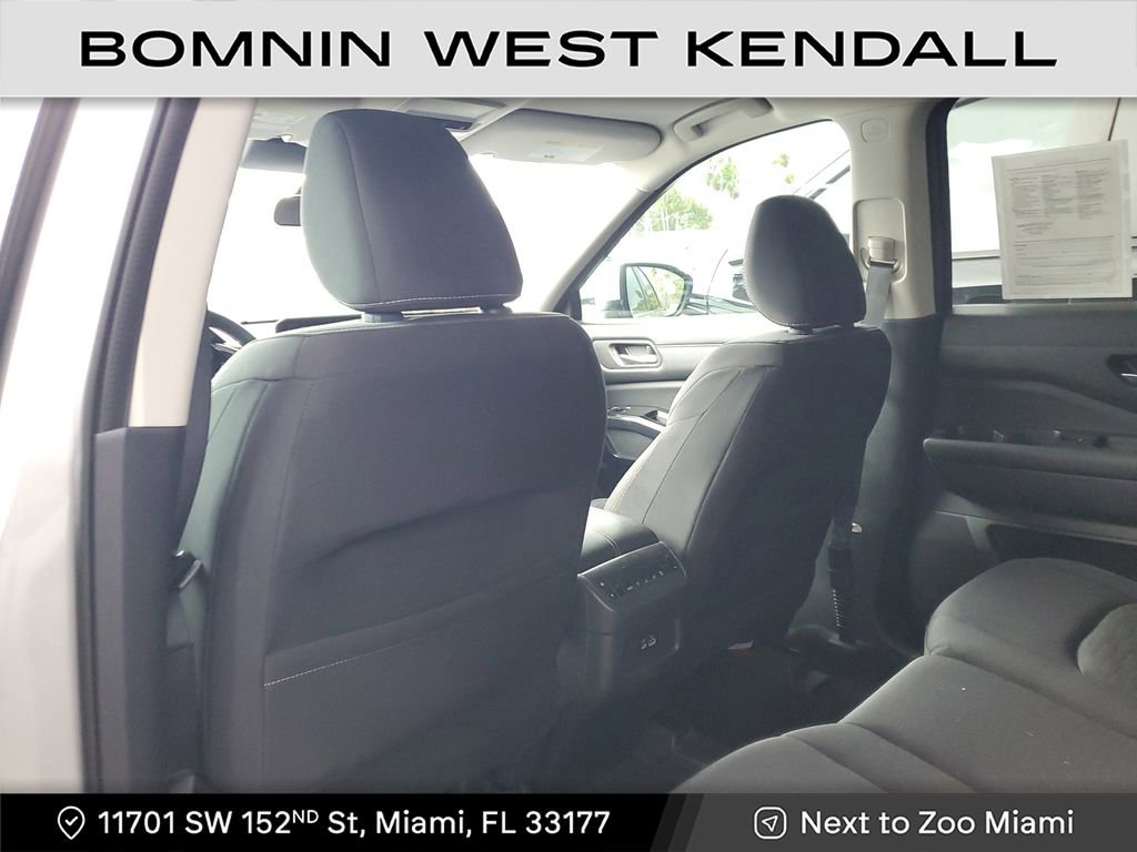 Used 2022 Nissan Pathfinder S image 10
