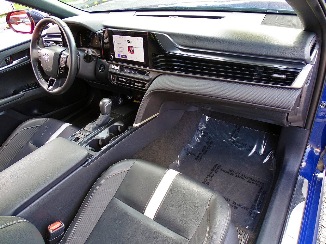 Used 2025 Toyota Camry SE w/ Convenience Package FWD image 26