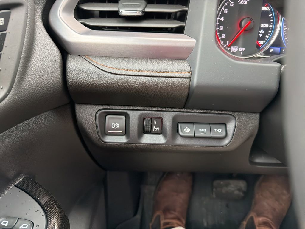 Certified 2022 GMC Acadia AT4 w/ Technology Package image 12