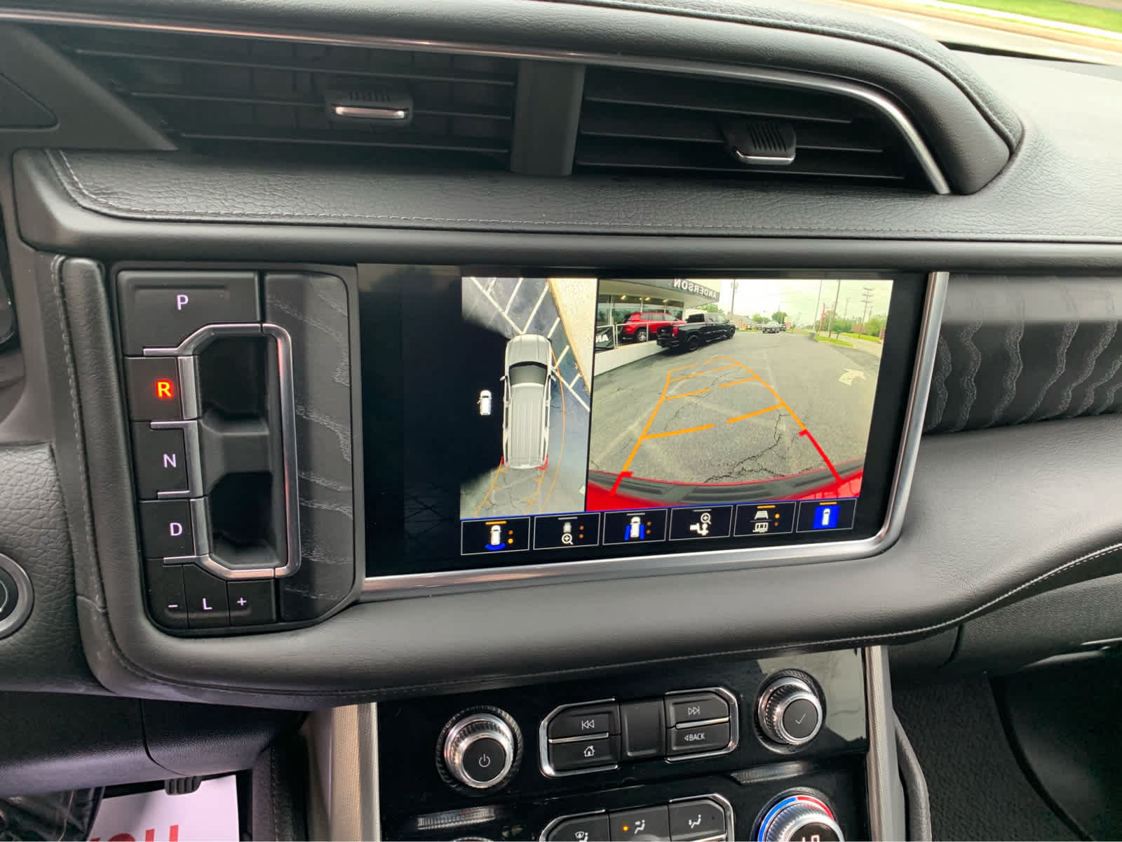 Used 2024 GMC Yukon Denali AWD/4WD image 18