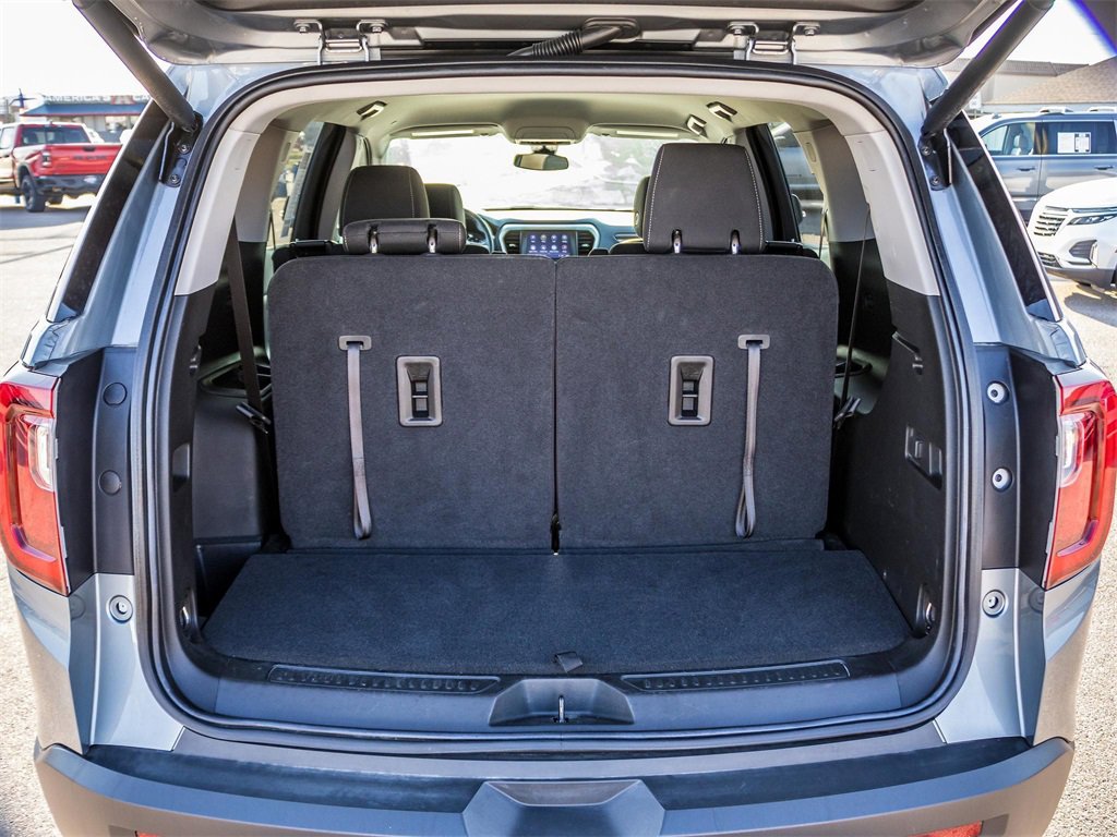 Used 2023 GMC Acadia SLE w/ Driver Convenience Package image 11