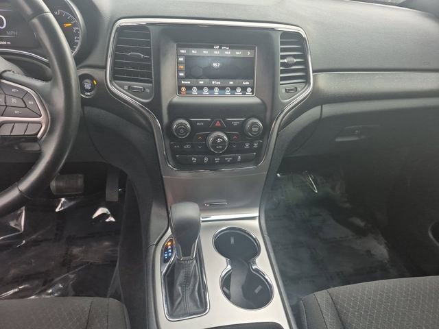 Used 2018 Jeep Grand Cherokee Laredo image 15