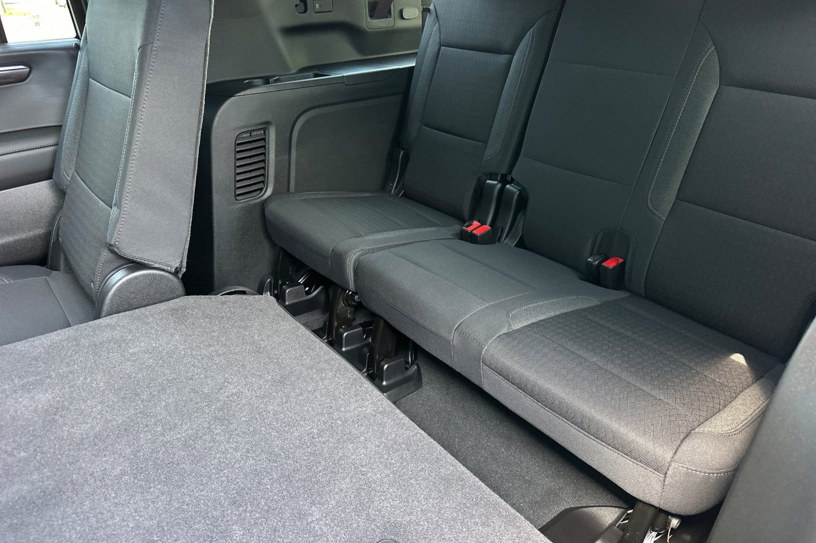 New 2026 Chevrolet Suburban LS w/ LPO, Dark Essentials Package image 15