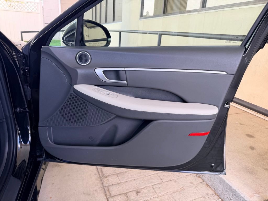 Used 2025 Hyundai Sonata SEL FWD image 35